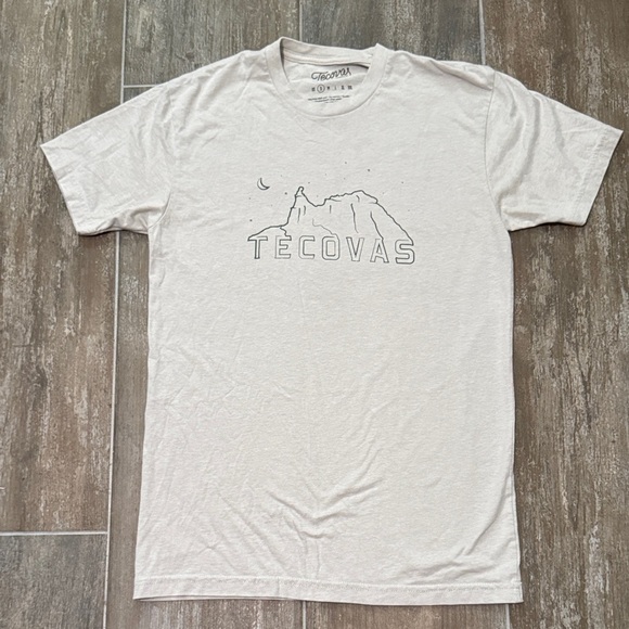 Tecovas SOLD OUT Light Gray T-Shirt with Mountain Graphic - Picture 2 of 6